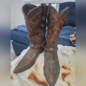 New DURANGO Embroidered Boots Sz 9